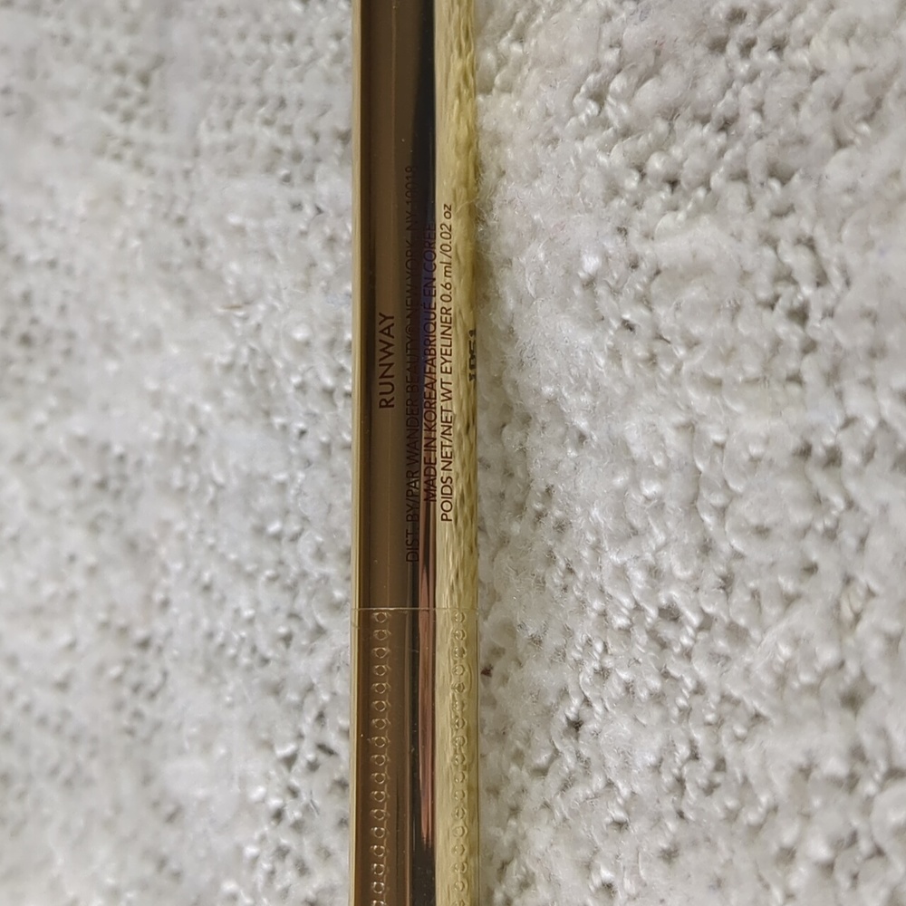 Wander Beauty High Line Liquid Eyeliner in Runway, 0.6ml/0.02fl oz - Picture 5 of 8